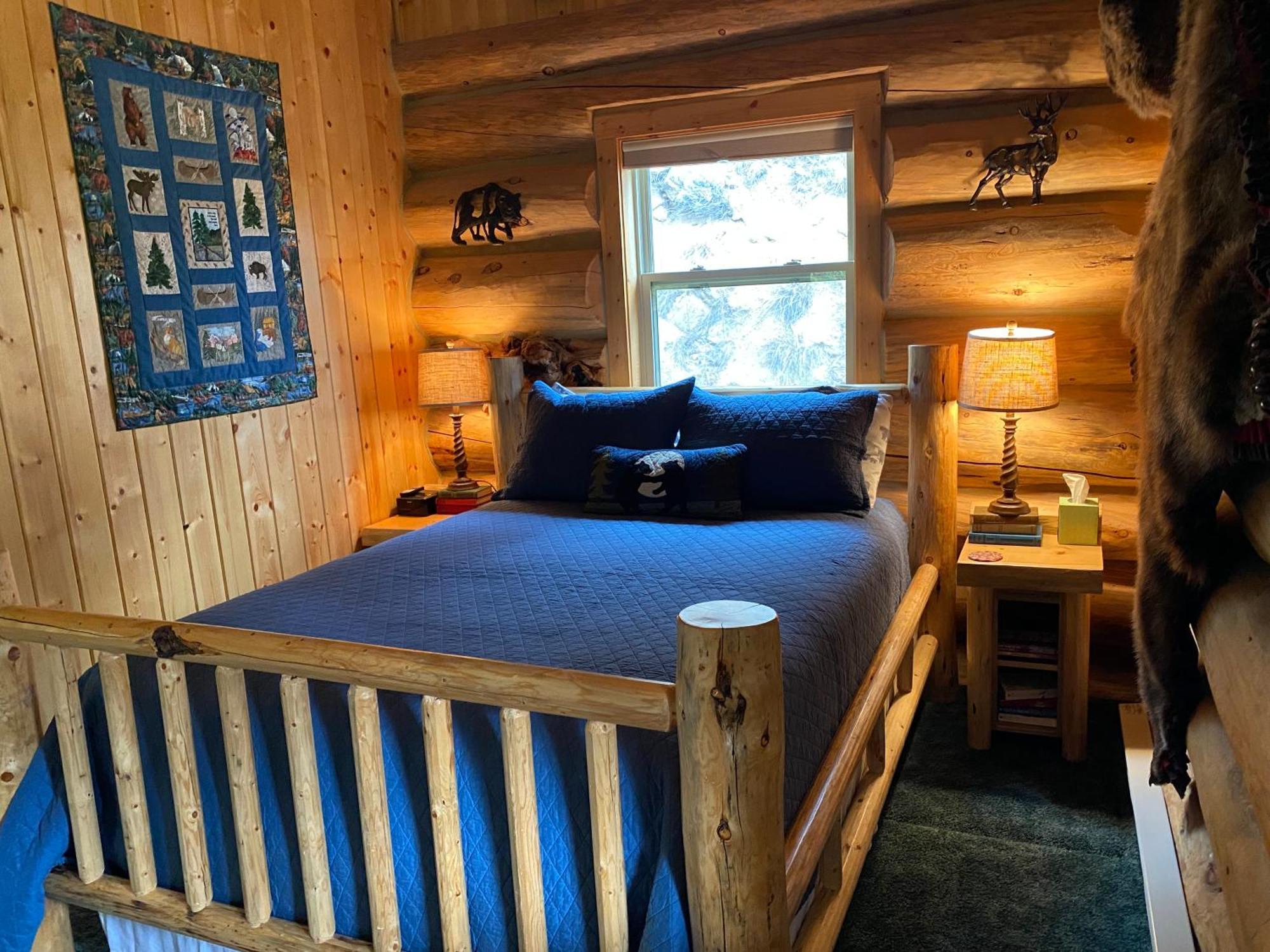Two Bears Inn Bed & Breakfast Ред-Лодж Екстер'єр фото