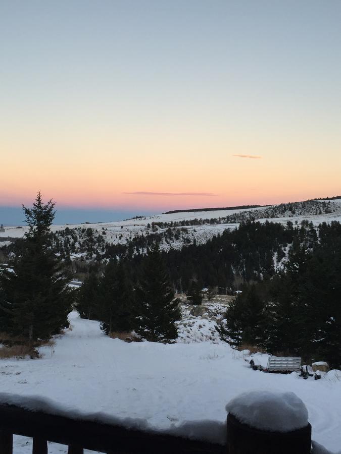 Two Bears Inn Bed & Breakfast Ред-Лодж Екстер'єр фото