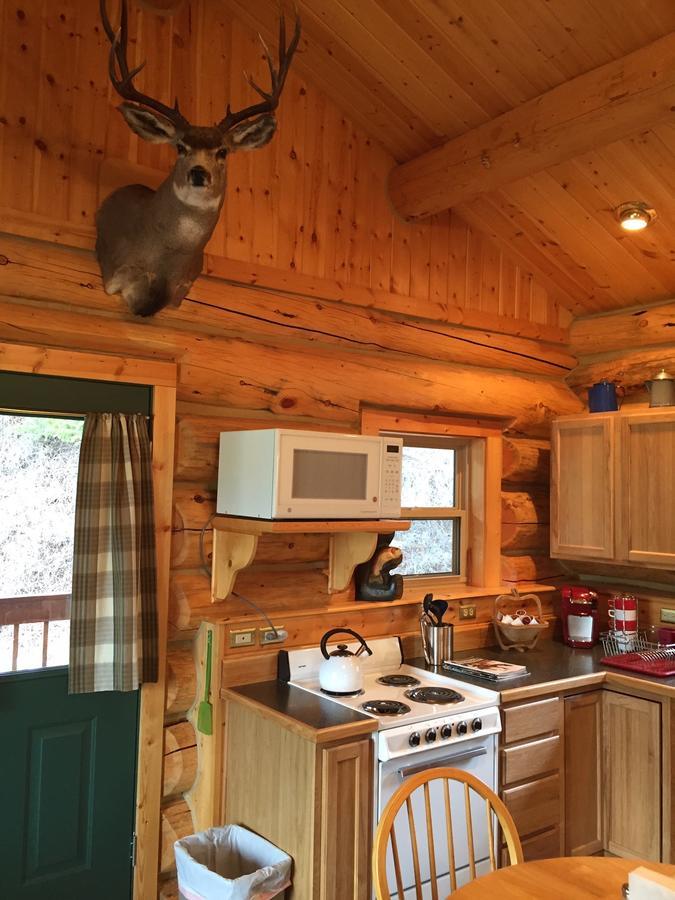 Two Bears Inn Bed & Breakfast Ред-Лодж Екстер'єр фото