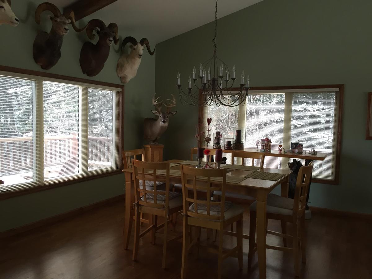Two Bears Inn Bed & Breakfast Ред-Лодж Екстер'єр фото